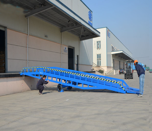 枣庄移动式登车桥应用